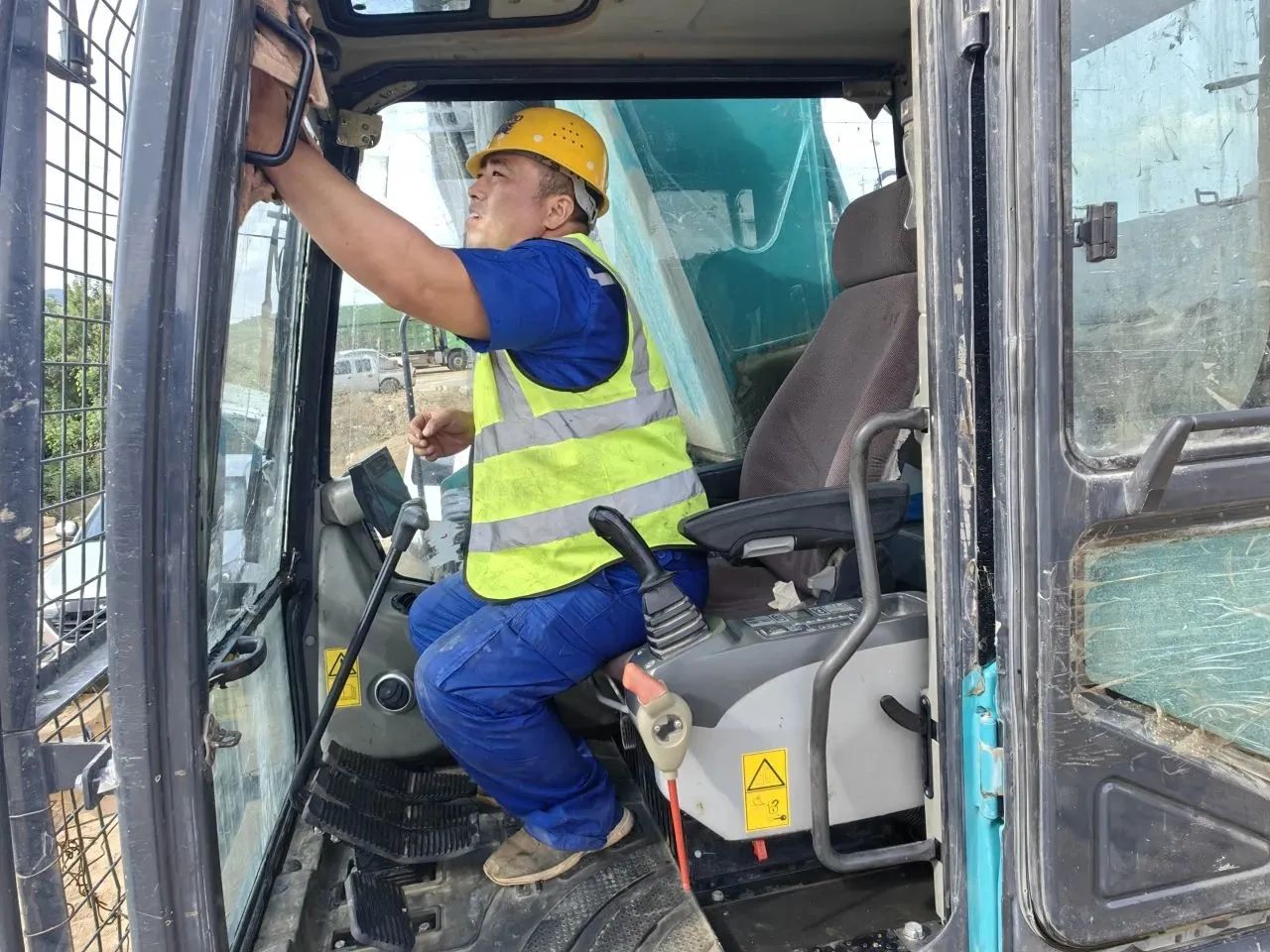 步履不停，服务不止！平博在线智能挖掘机服务万里行火热进行中