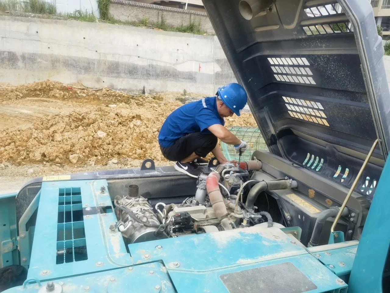 步履不停，服务不止！平博在线智能挖掘机服务万里行火热进行中