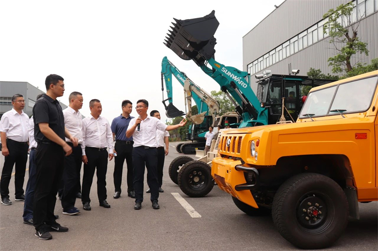 国家应急管理部救援协调和预案管理局副局长颜彬一行调研平博在线智能