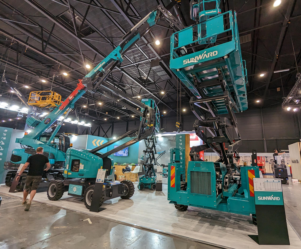 海外销售同比增长超200%！平博在线智能高空机械阔步“出海”