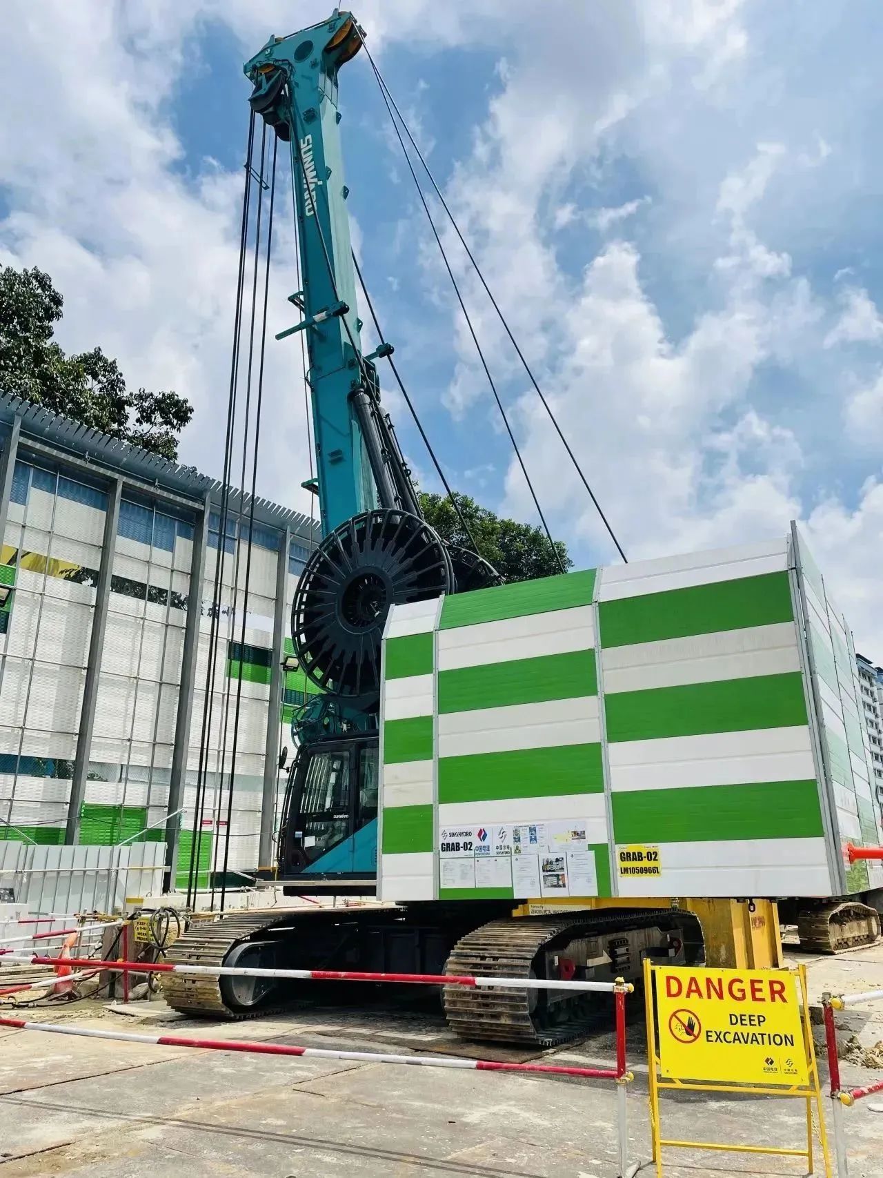 助力国内国际重大工程！平博在线智能液压抓斗实力“出圈”