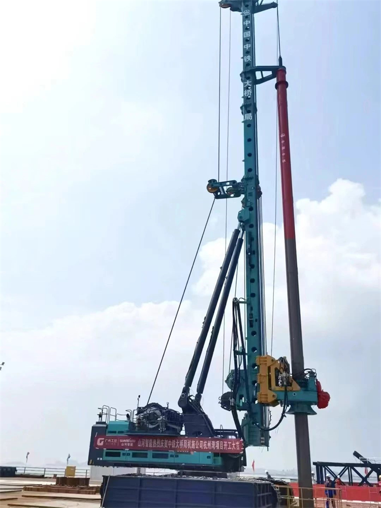 再战世界级工程！平博在线智能超级旋挖钻机SWDM800H助建杭州湾跨海铁路桥项目