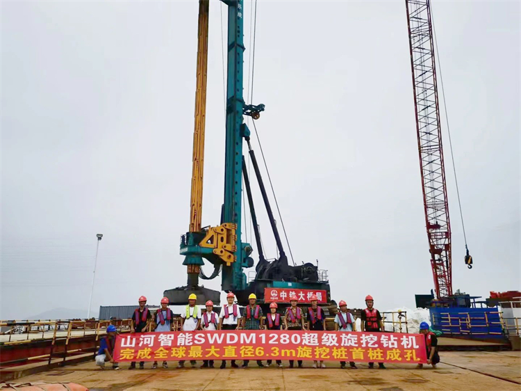 捷报！平博在线智能完成“全球最大”6.3米直径旋挖桩成孔成桩