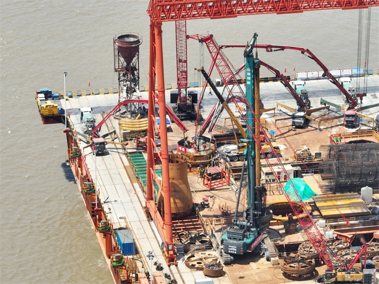 捷报！平博在线智能完成“全球最大”6.3米直径旋挖桩成孔成桩