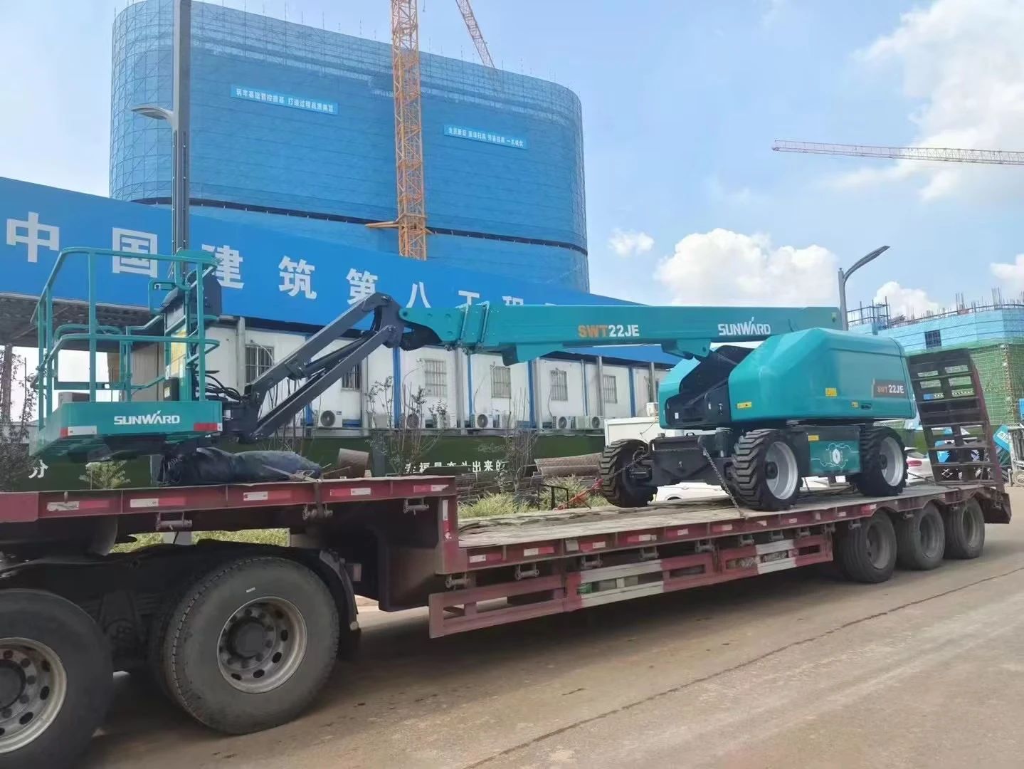 实力上新！平博在线智能电动直臂高空作业平台进军华中市场