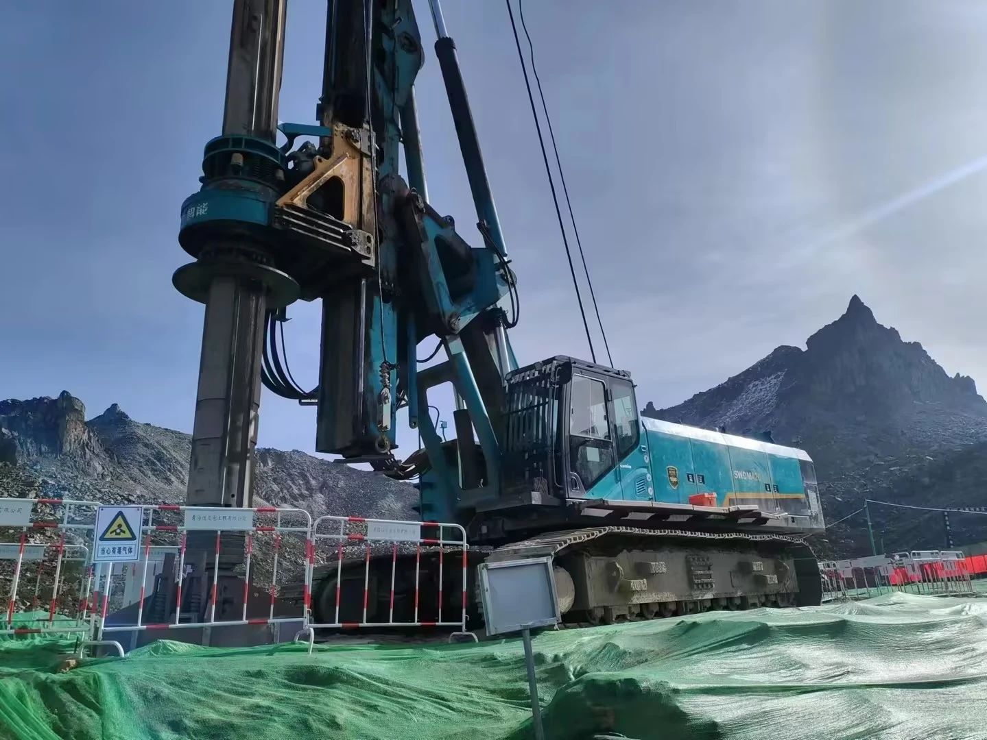 助力世界最高海拔特高压直流输电工程，平博在线智能旋挖钻机展现硬核实力