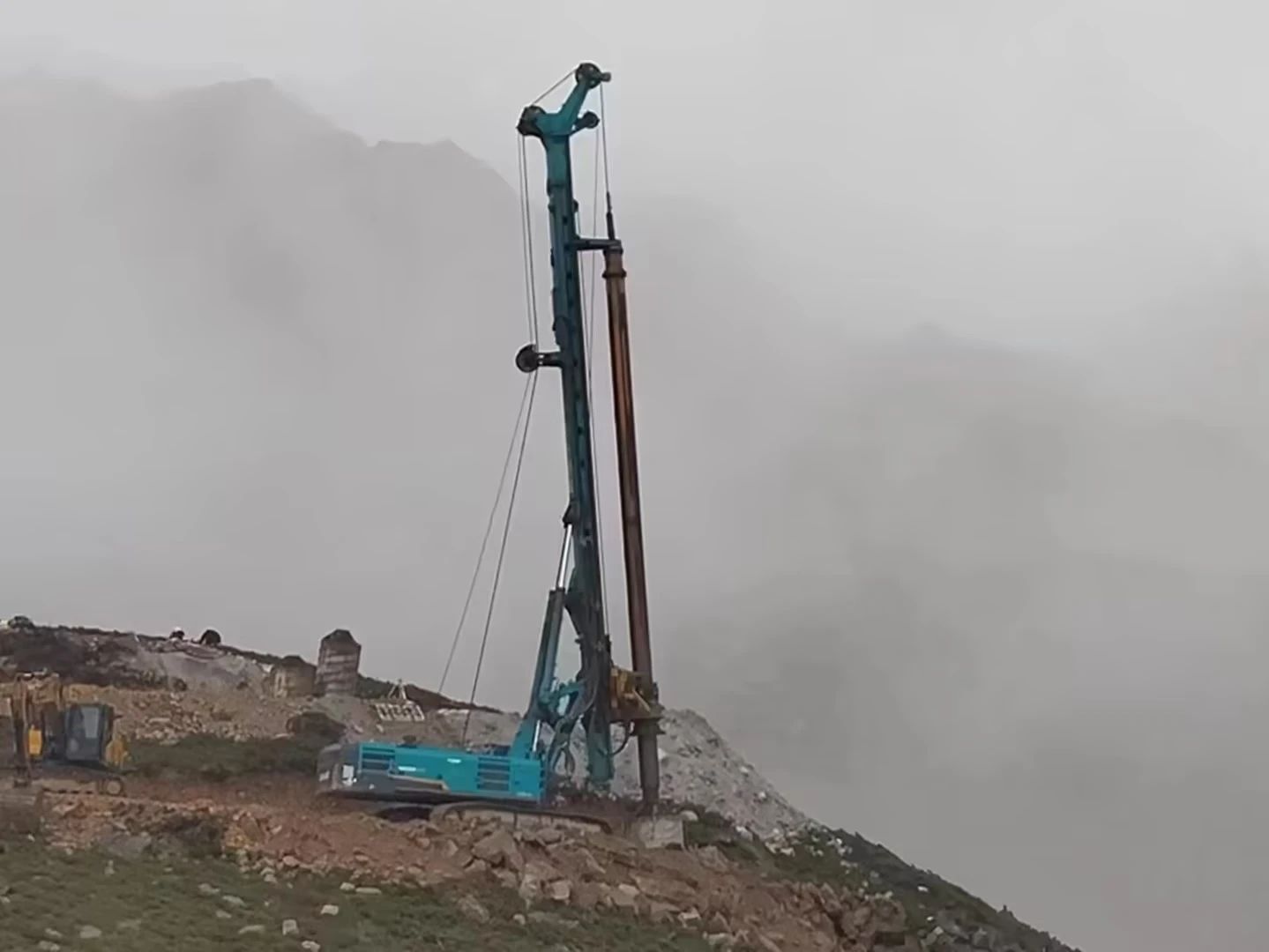 助力世界最高海拔特高压直流输电工程，平博在线智能旋挖钻机展现硬核实力