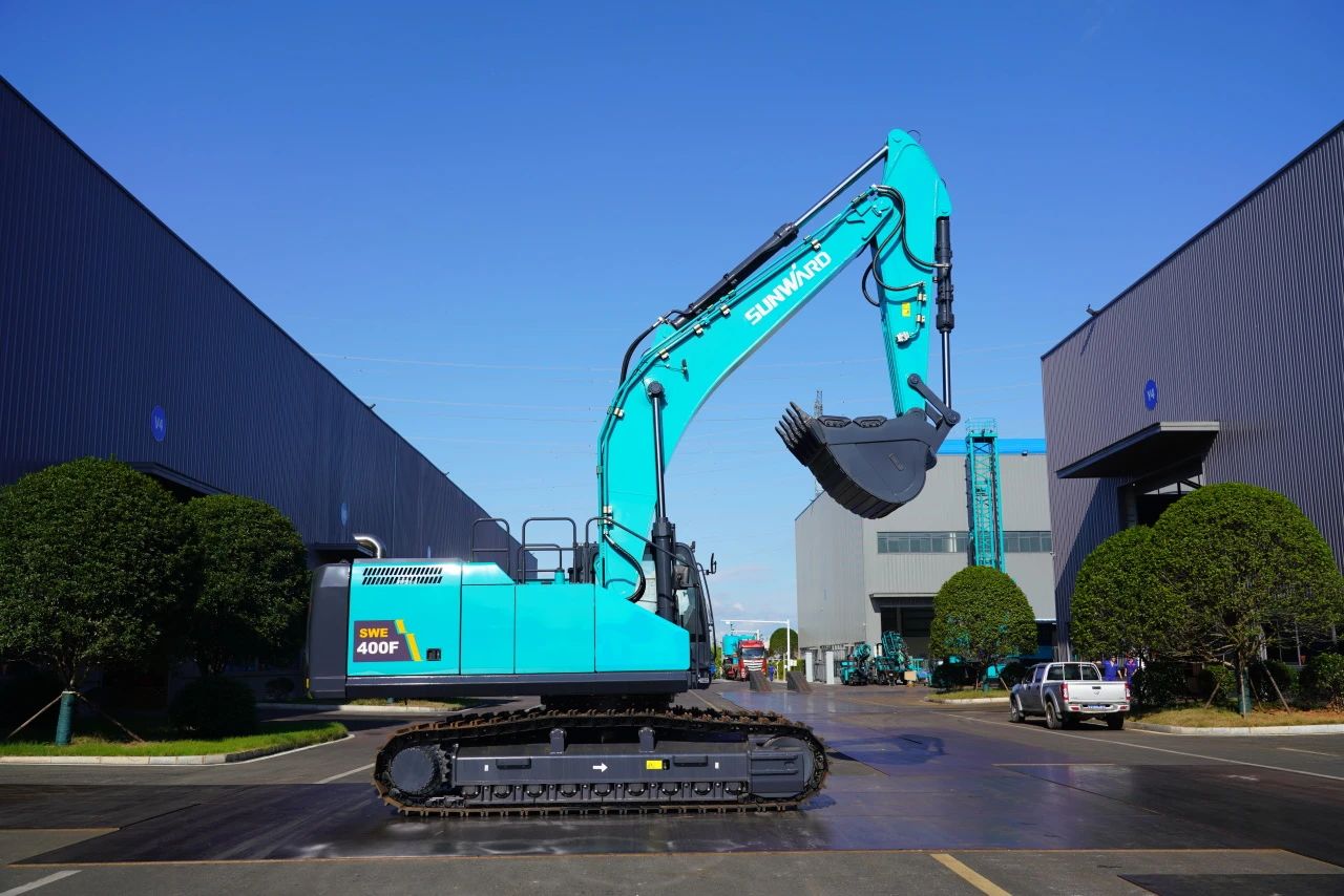 口碑超赞！平博在线智能SWE400F挖掘机荣获工程机械明星产品大奖