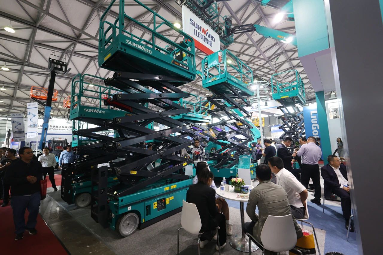 精品出击，闪耀魔都！平博在线智能全系列高空机械亮相2023亚洲国际高空展