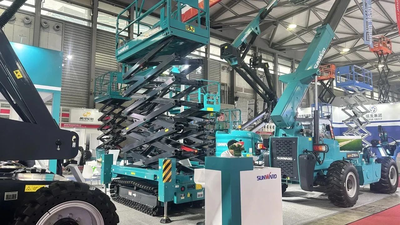 精品出击，闪耀魔都！平博在线智能全系列高空机械亮相2023亚洲国际高空展