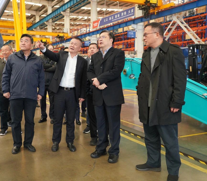 聚焦装备再制造!上海市政协副主席、党组副书记肖贵玉带队调研平博在线智能