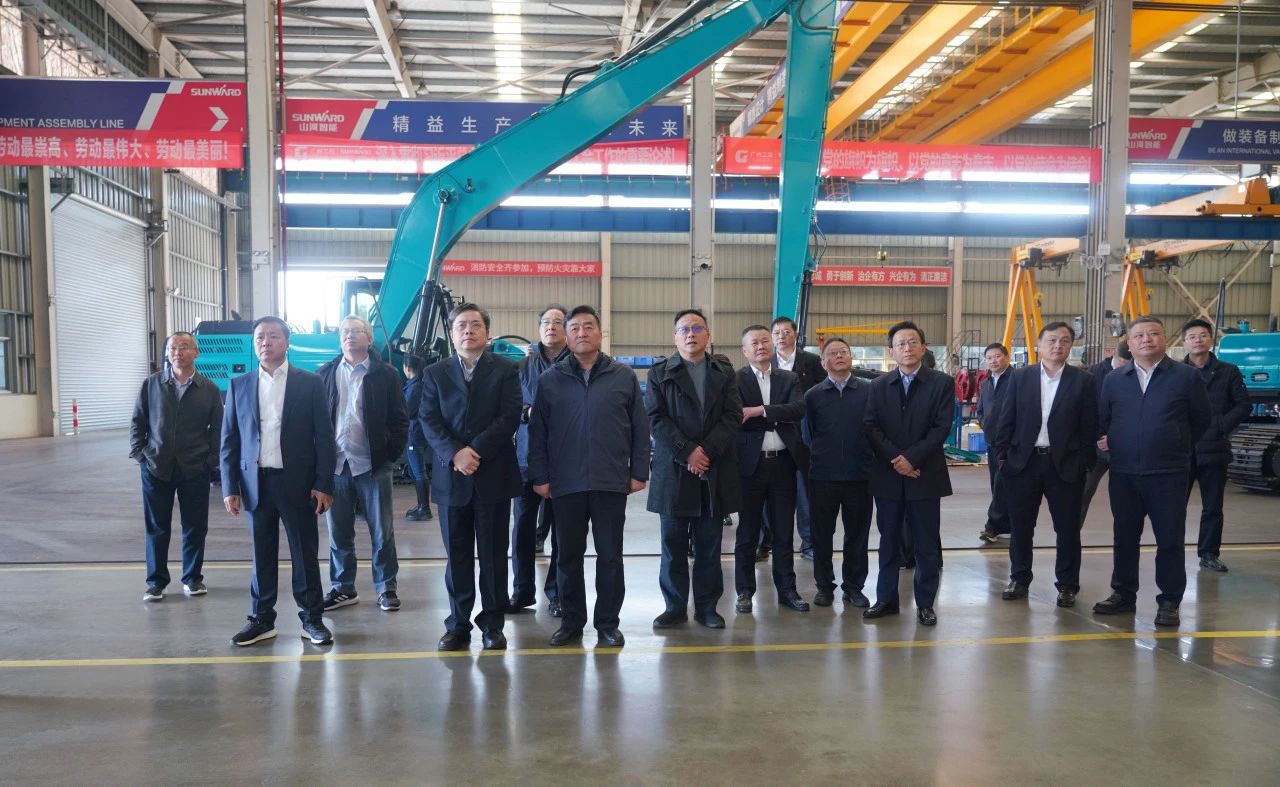 聚焦装备再制造!上海市政协副主席、党组副书记肖贵玉带队调研平博在线智能