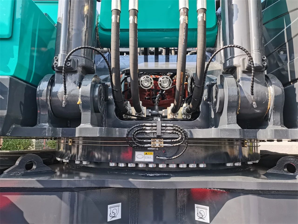 定制开发、功能更强！平博在线智能SWE750ELR加长臂液压挖掘机下线交付