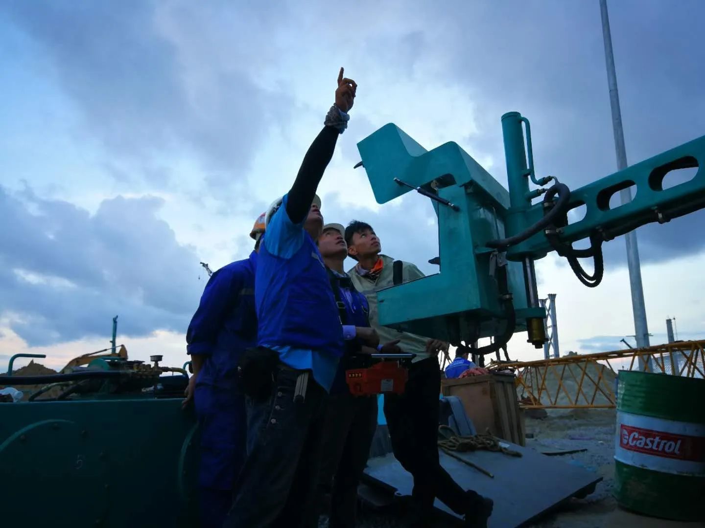 看平博在线工匠们如何用一双巧手“拿捏”工作、创造“奇迹”