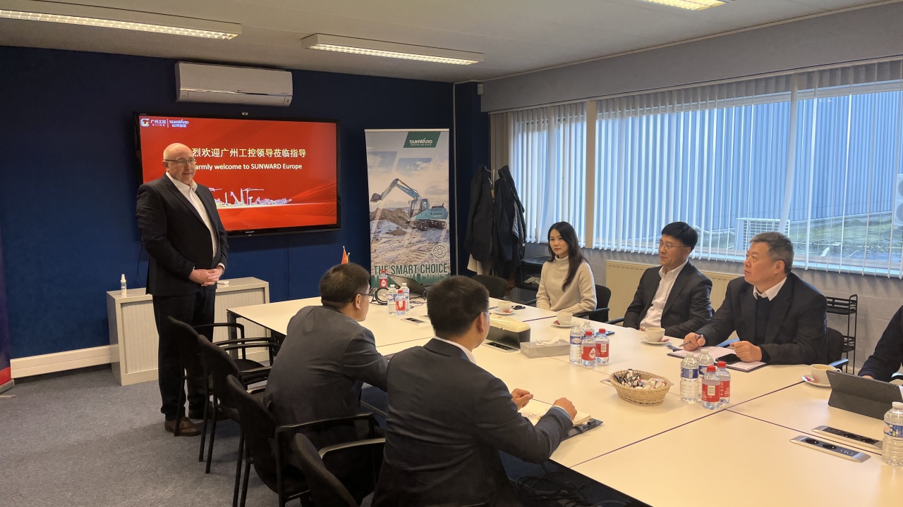 广州工控党委书记、董事长景广军率队赴平博在线智能欧洲子公司考察