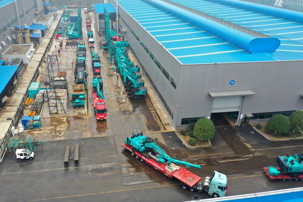 启新程,向未来!平博在线矿岩揭牌庆典暨新春发货仪式圆满举行