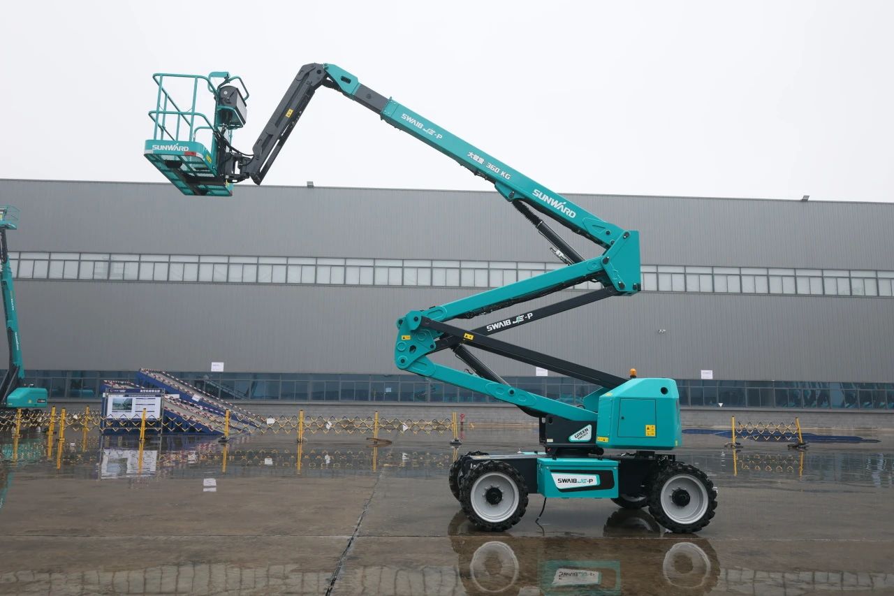 又双叒叕上新了！平博在线智能首款双载荷电动曲臂式高空作业平台顺利下线