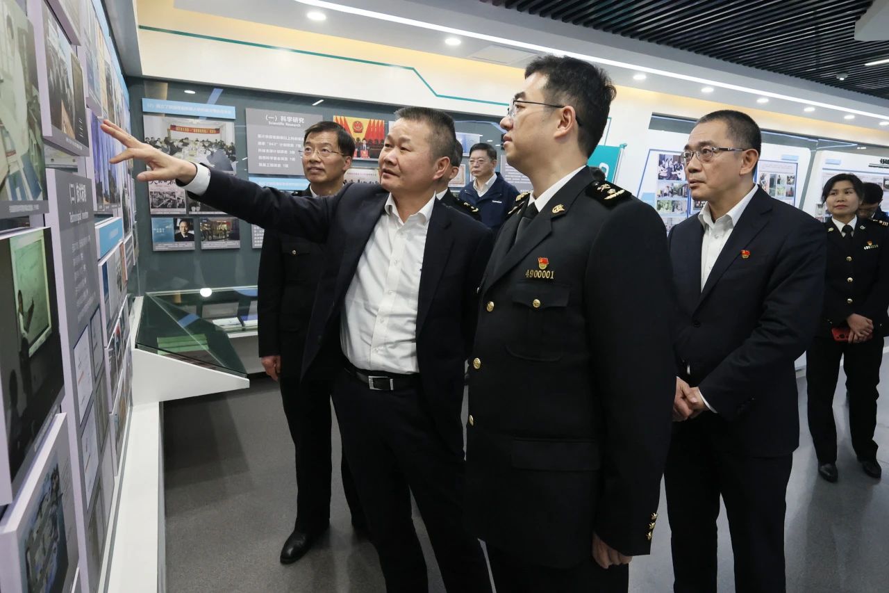 长沙海关党委书记、关长沈大为调研平博在线智能
