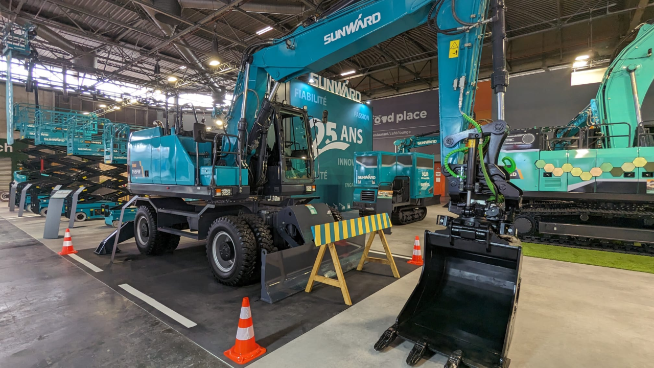 赢战INTERMAT 2024!平博在线智能土方机械深耕全球高端市场