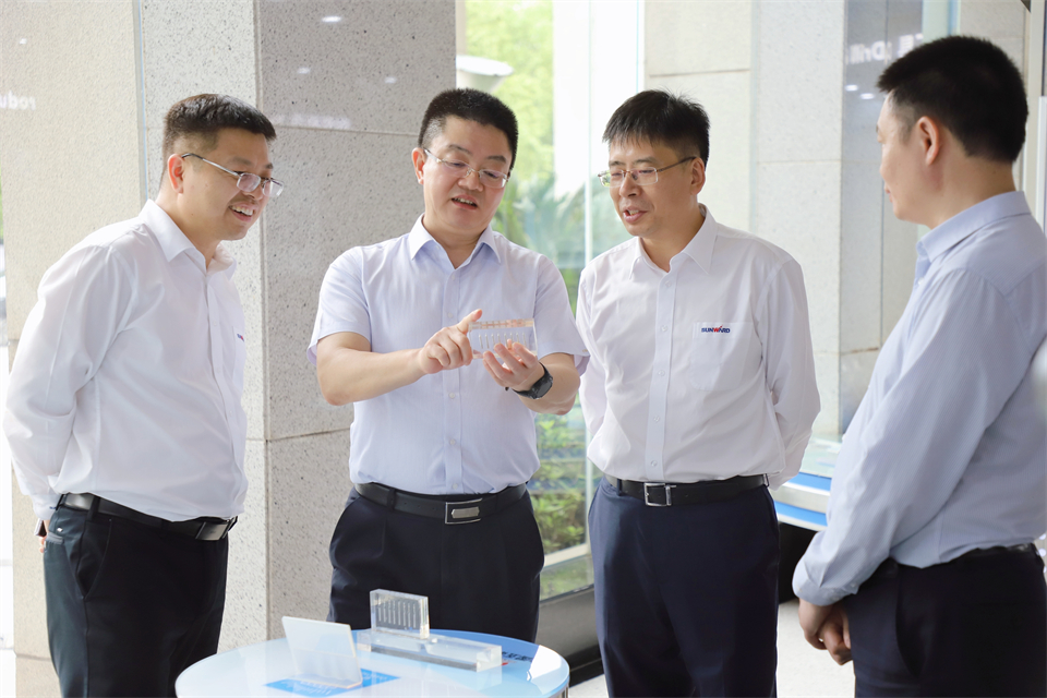 “双向奔赴 合作共赢”平博在线智能与中钨高新签订战略合作协议