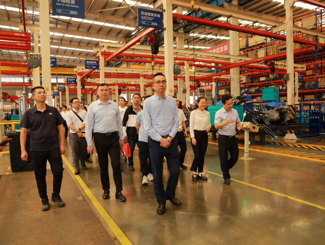 湘潭市工信局带队莅临平博在线智能开展智能制造现场观摩交流活动