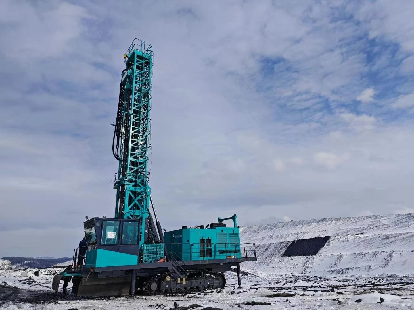 月钻进42888米，平博在线智能牙轮钻机施工效率再创新高