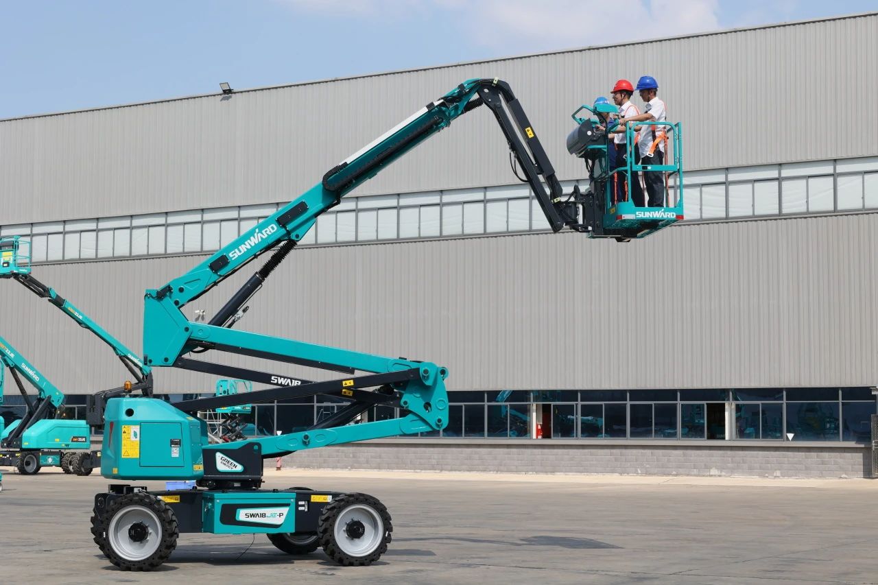 高可靠、高安全、高性能！平博在线智能新一代P系列电动臂式高空作业平台成功下线