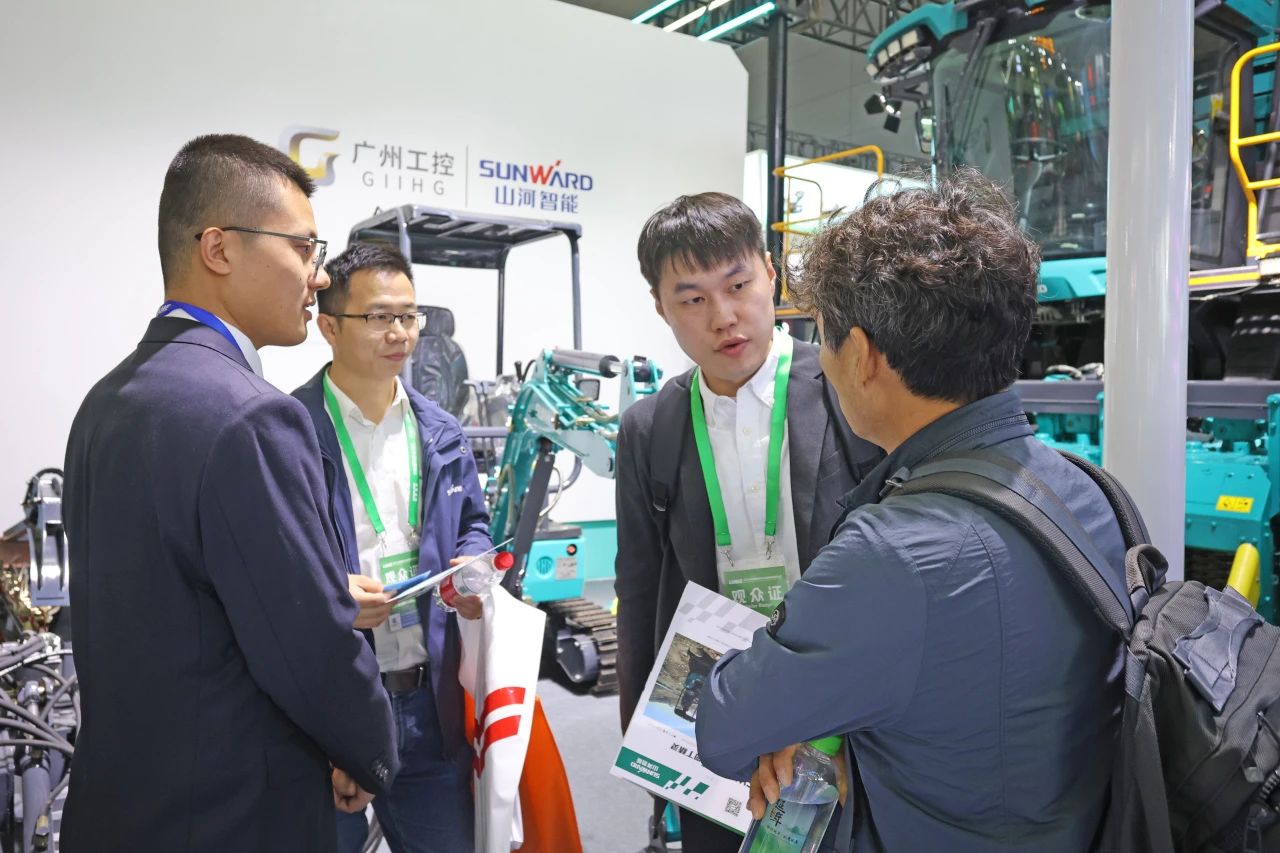 聚焦智能化、无人化！平博在线智能携多款产品亮相2024中国国际农业机械展