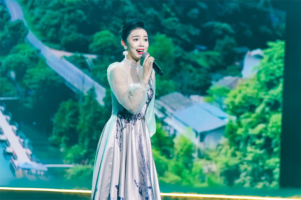 创新引领价值 理想成就未来——庆祝平博在线智能成立25周年表彰大会暨文艺晚会隆重举行