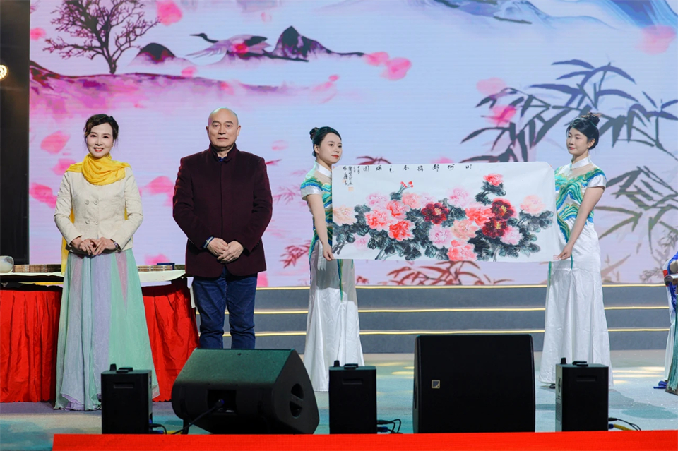 创新引领价值 理想成就未来——庆祝平博在线智能成立25周年表彰大会暨文艺晚会隆重举行