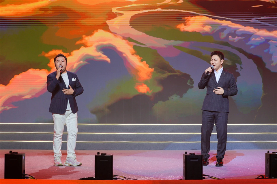 创新引领价值 理想成就未来——庆祝平博在线智能成立25周年表彰大会暨文艺晚会隆重举行