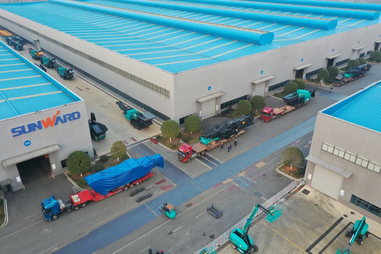 平博在线普石勒柴电一体移动破碎筛分设备热销海外