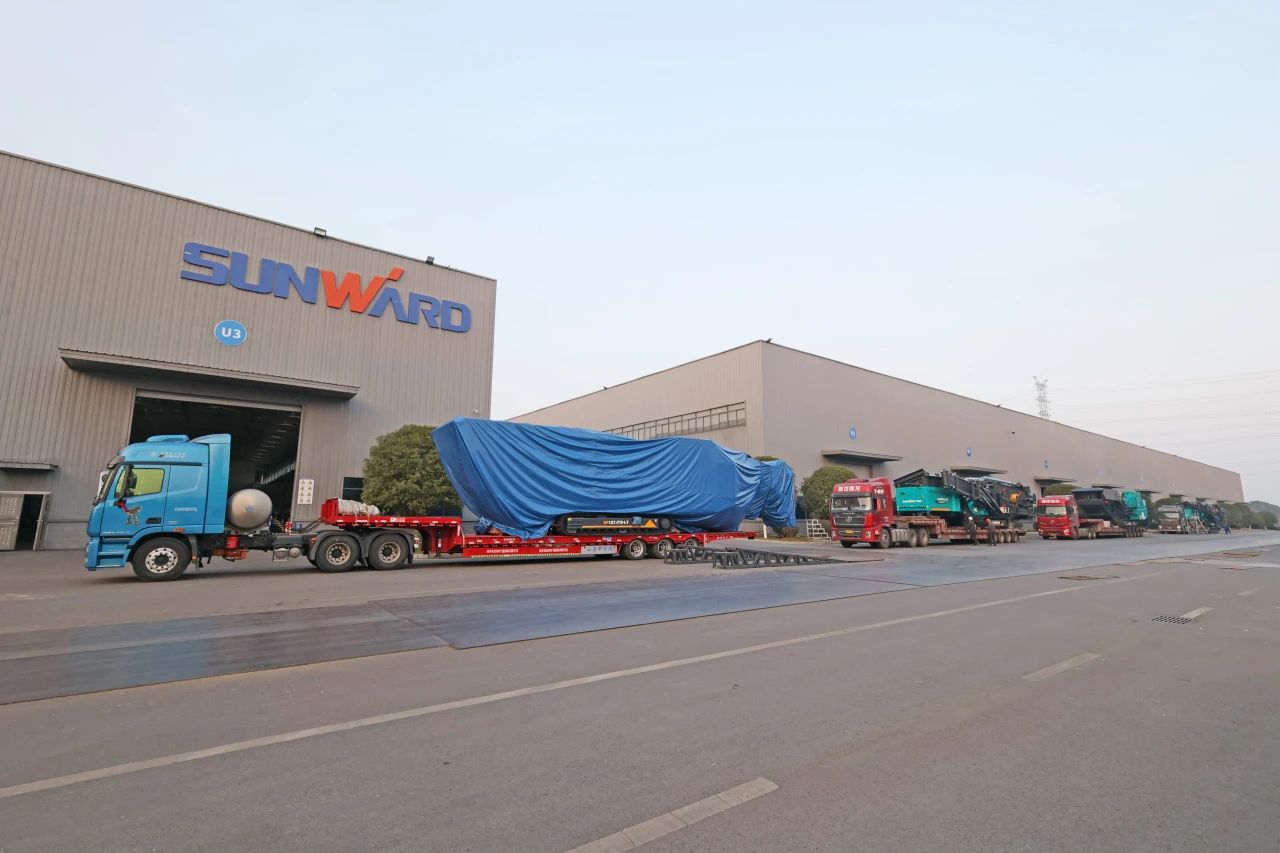 平博在线普石勒柴电一体移动破碎筛分设备热销海外