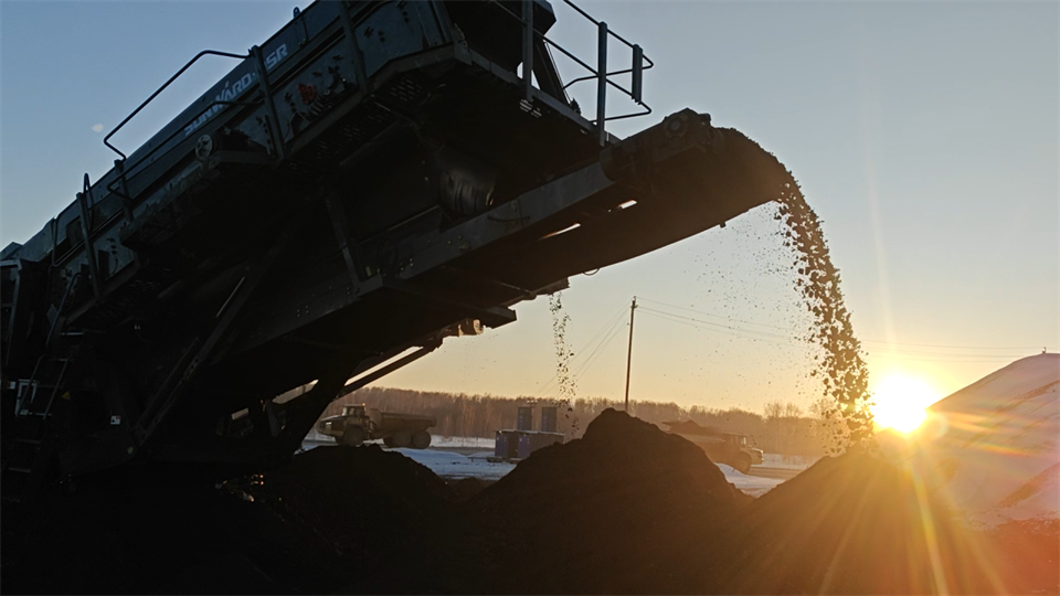 不惧-30℃极寒挑战，平博在线普石勒破碎筛分设备稳定运行！