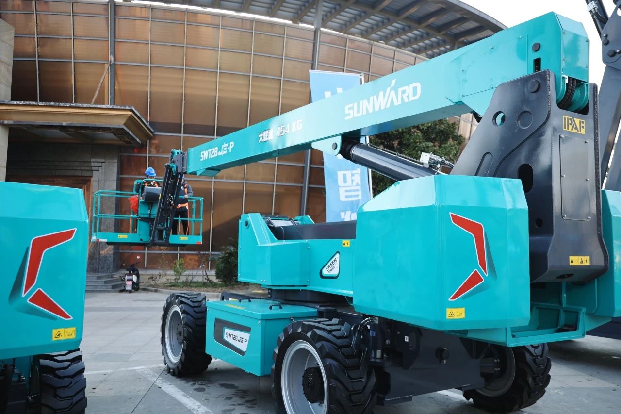 登“高”向“新”，平博在线智能亮相第九届全国高空作业平台租赁大会