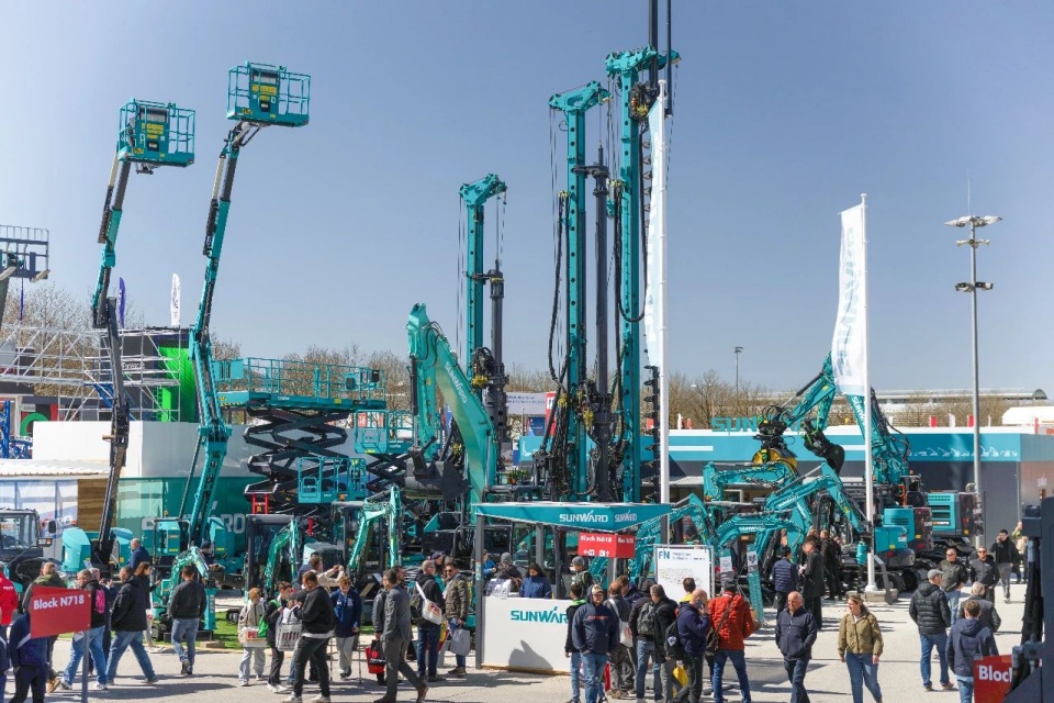 Bauma 2025 | 聚焦2025德国宝马展，探索平博在线智能的创新设备与可持续解决方案