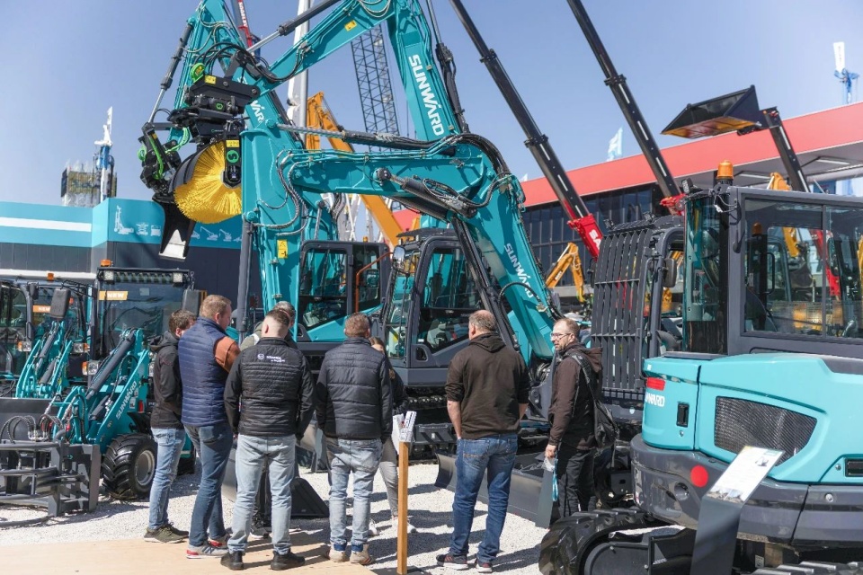 Bauma 2025 | 聚焦2025德国宝马展，探索平博在线智能的创新设备与可持续解决方案