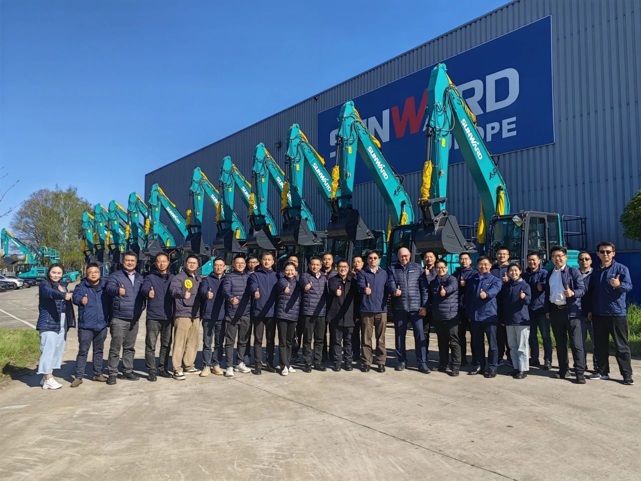 平博在线智能董事长付向东带队赴欧洲子公司考察调研