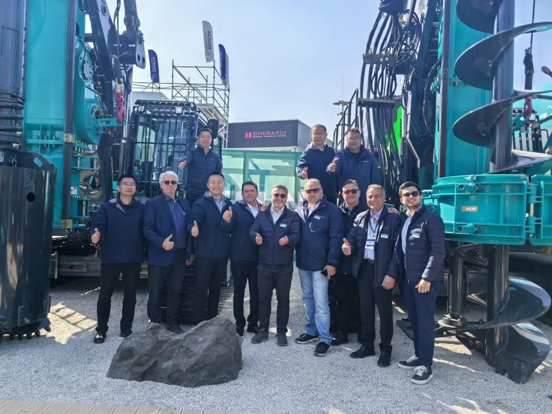 Bauma 2025 | 高端定制！平博在线智能Pro系列旋挖钻机燃爆全场