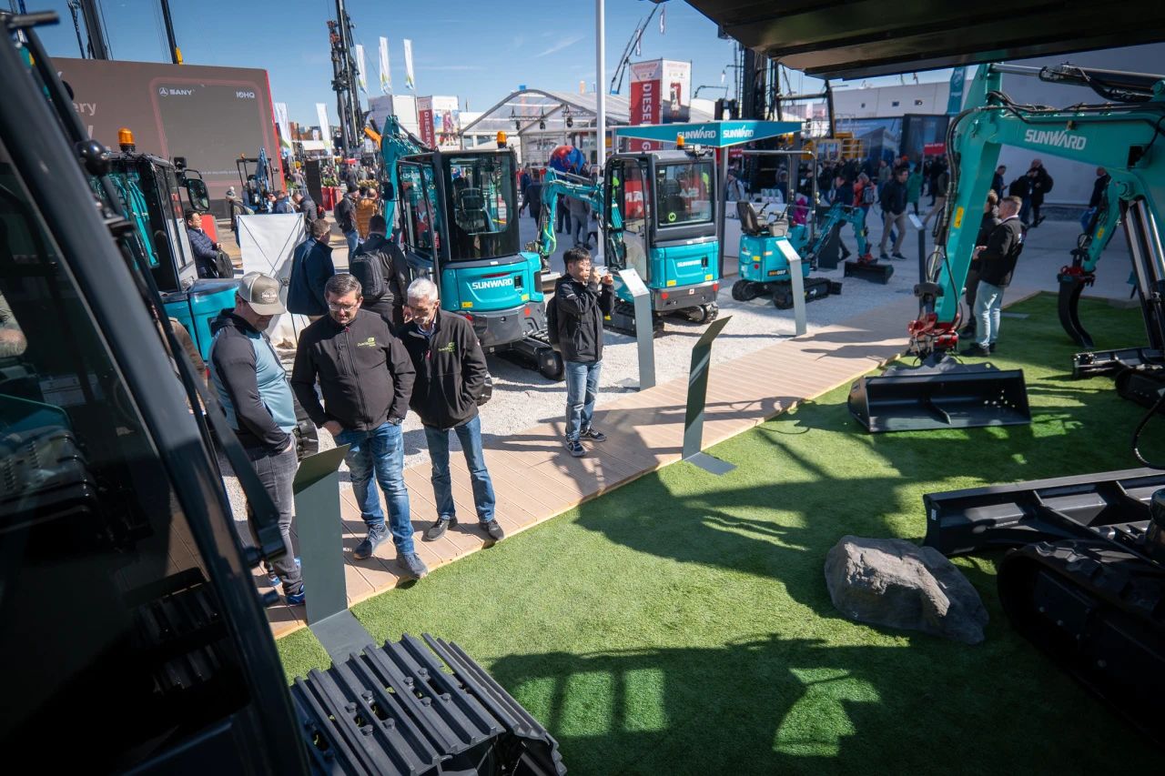 Bauma2025 | 平博在线智能德国宝马展火热收官！相约2025长沙展！