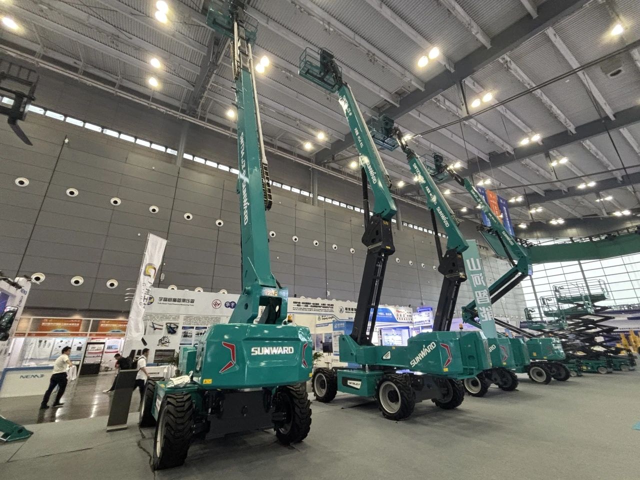 2025 CICEE | 平博在线智能SWT34JE-P电动直臂式高空作业平台重磅发布！