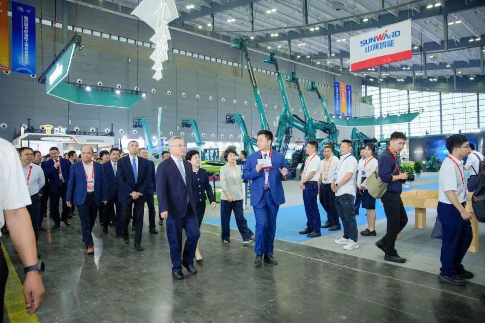 2025 CICEE | 平博在线智能实力闪耀2025长沙国际工程机械展