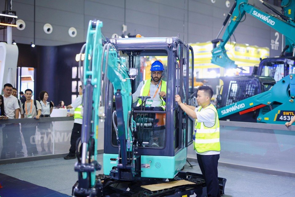 2025 CICEE | 平博在线智能实力闪耀2025长沙国际工程机械展