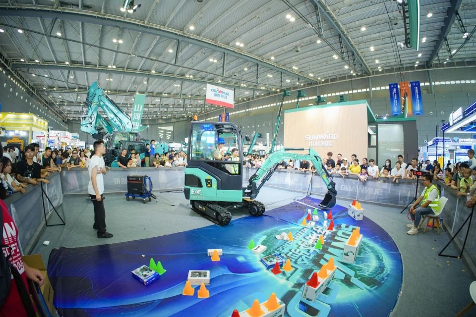 2025 CICEE | 圆满收官！平博在线智能展区亮点精彩回顾