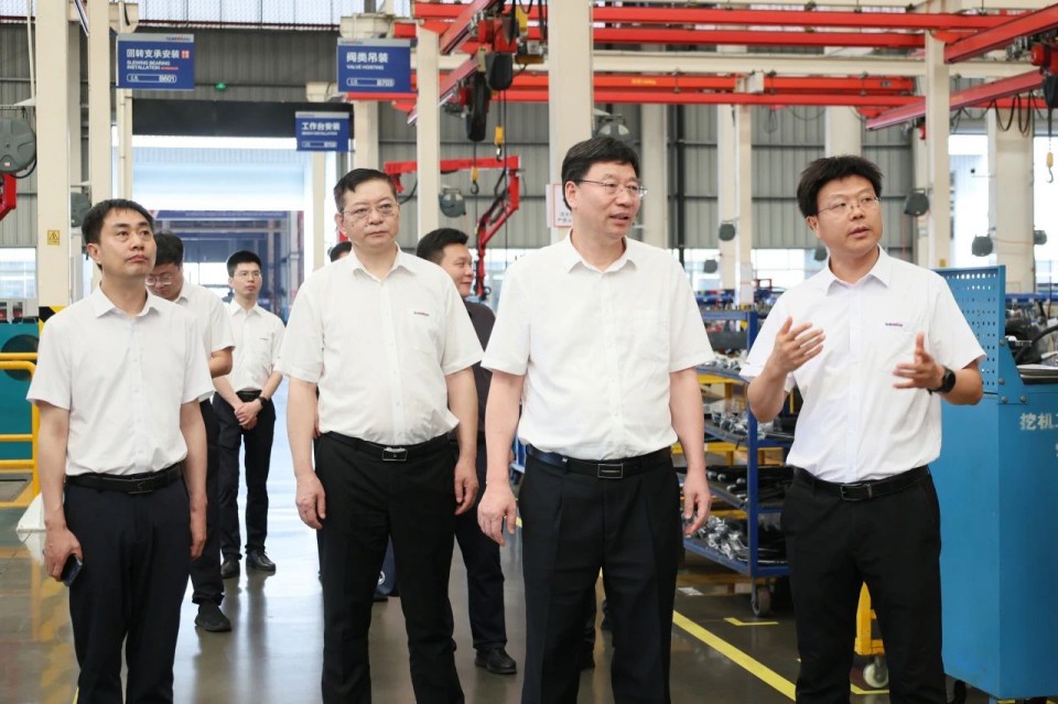 中国工程院院士、中南林业科技大学党委书记吴义强一行到平博在线智能开展访企拓岗活动