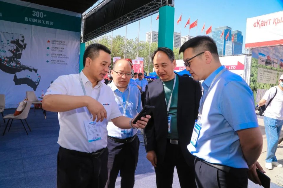 平博在线智能亮相2025新疆国际农业机械博览会