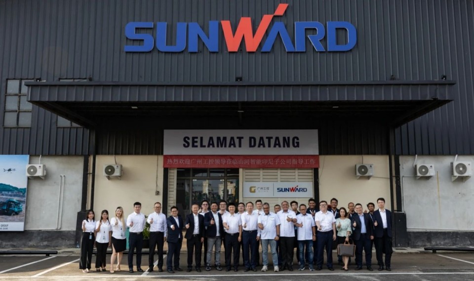 广州工控集团党委书记、董事长景广军率队考察平博在线智能印尼子公司