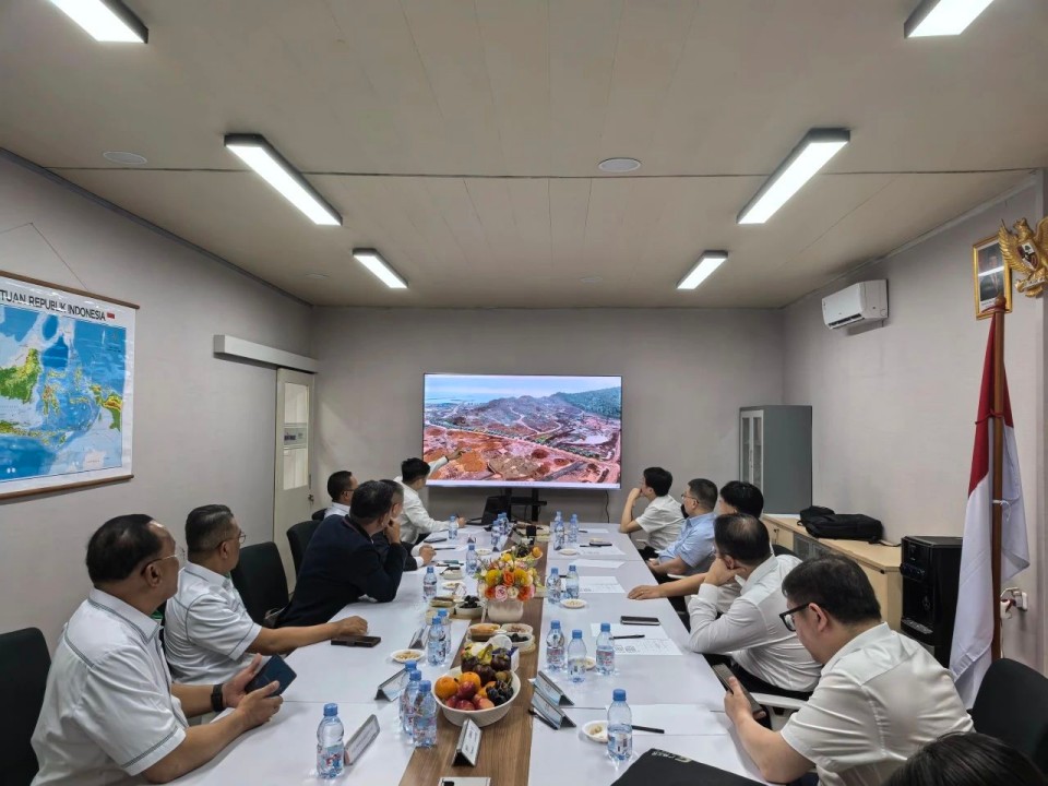 广州工控集团党委书记、董事长景广军率队考察平博在线智能印尼子公司