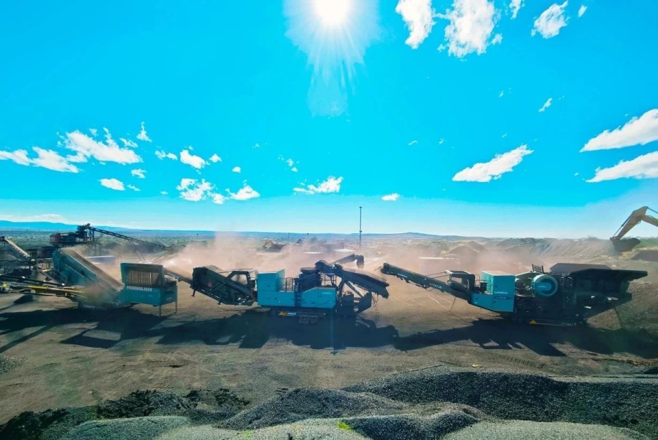 平博在线智能破碎筛分成套设备成功登陆非洲市场，共绘合作共赢新篇章