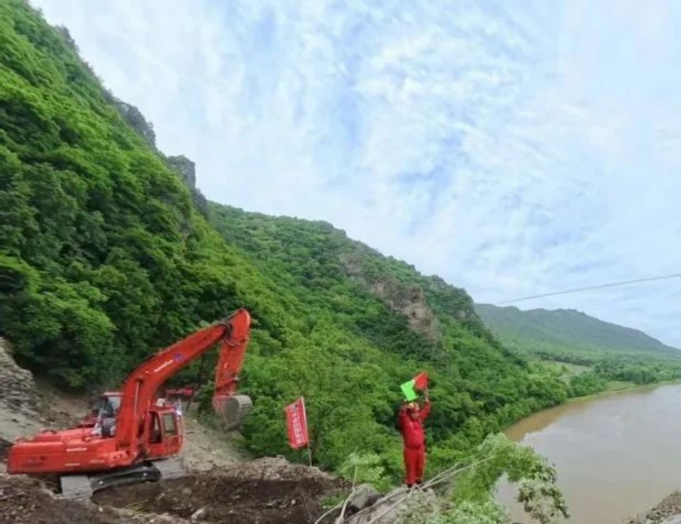 硬核破解“最后一公里”难题,平博在线智能应急救援设备助力“应急使命·2025”演习!